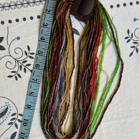 Multi strand beaded necklace in wood and coloured glass beads - Picture 2 of 4